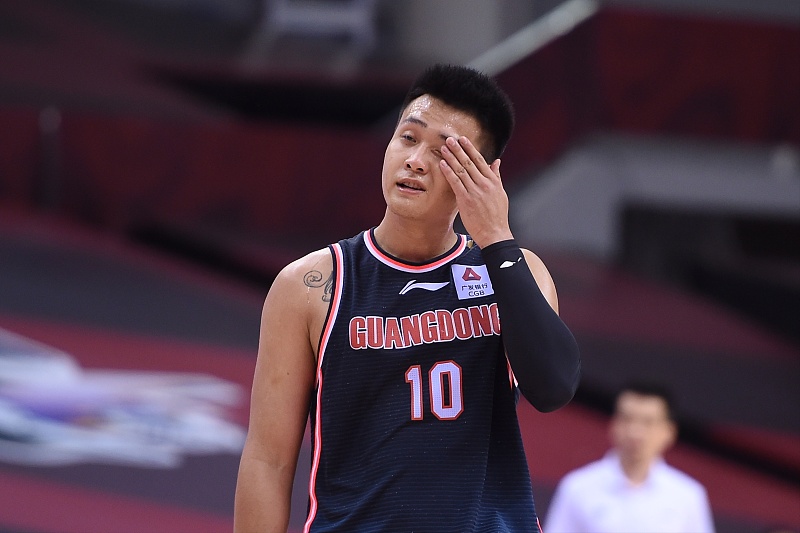 雷霆鏖战快船，易建联扛起全队