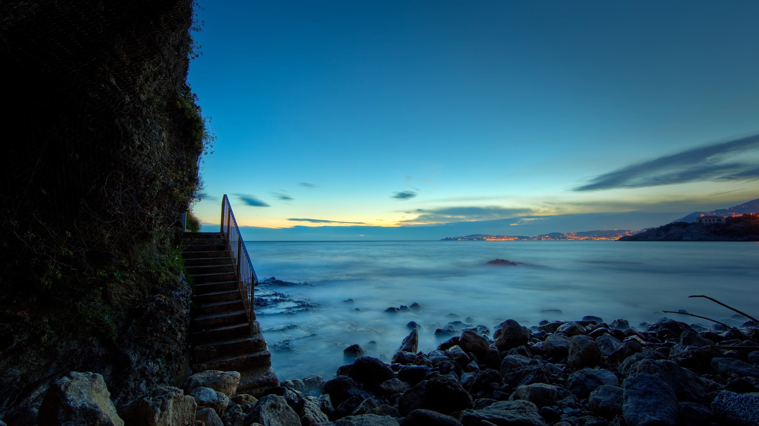 荣耀之夜的意外剧本,当格列兹曼帽子戏法沦为AC米兰绝杀的史诗注脚